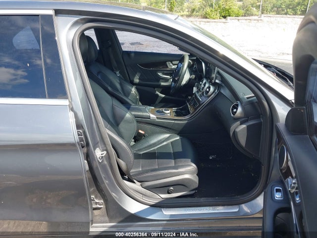 55SWF4JB0HU228978 Mercedes-Benz C 300 Luxury/sport