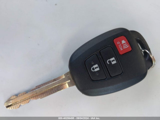 Toyota RAV4 LE 2018 JTMZFREVXJJ205674 Image 11