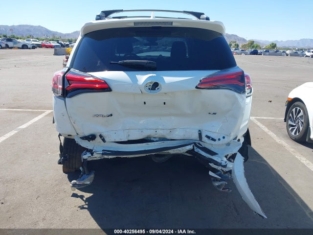 Toyota RAV4 LE 2018 JTMZFREVXJJ205674 Image 18