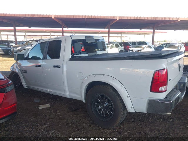 1C6RR7GG4JS300680 RAM 1500 Slt Quad Cab 4x4 6'4 Box