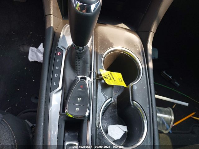 2GNAXJEV1J6271773 Chevrolet EQUINOX LT