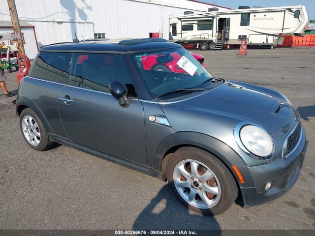 2010 MINI COOPER S WMWMF7C58ATZ34551 Photo 0