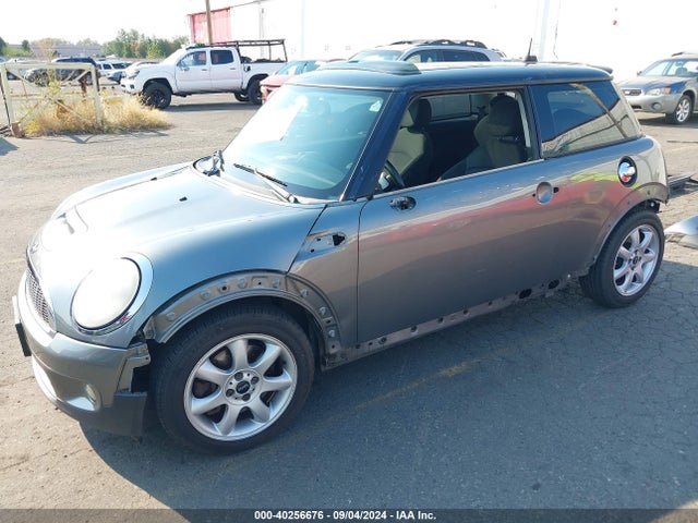 2010 MINI COOPER S WMWMF7C58ATZ34551 Photo 1