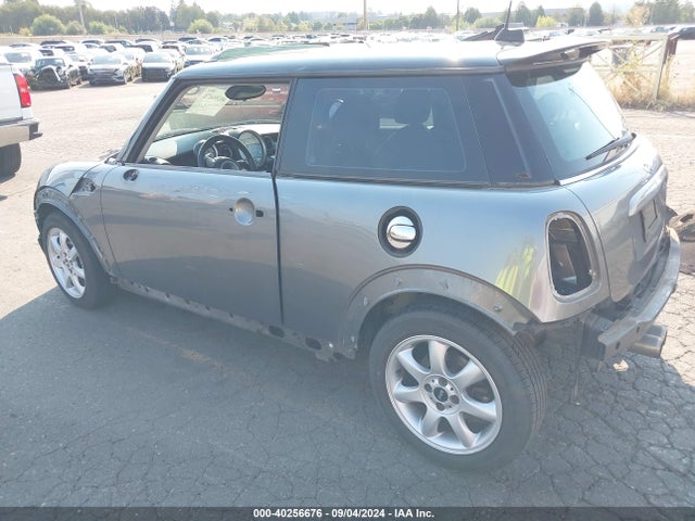 2010 MINI COOPER S WMWMF7C58ATZ34551 Photo 2