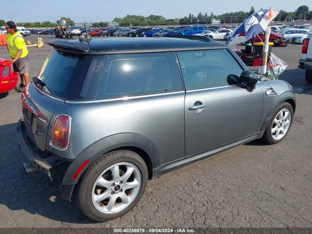 2010 MINI COOPER S WMWMF7C58ATZ34551 Photo 3