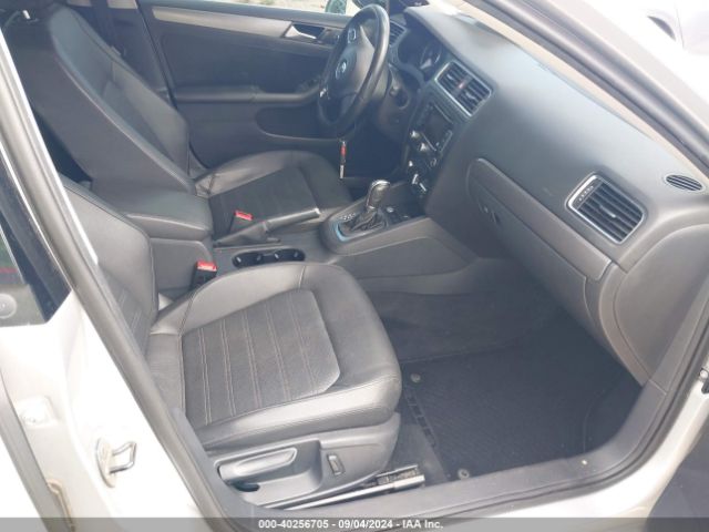 3VWL07AJ9EM387310 Volkswagen Jetta 1.8t Sel