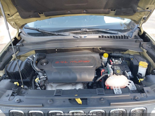 ZACCJABT3FPB93738 Jeep Renegade Latitude