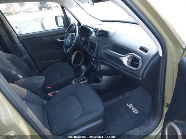 ZACCJABT3FPB93738 Jeep Renegade Latitude