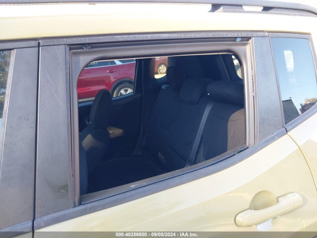 ZACCJABT3FPB93738 Jeep Renegade Latitude