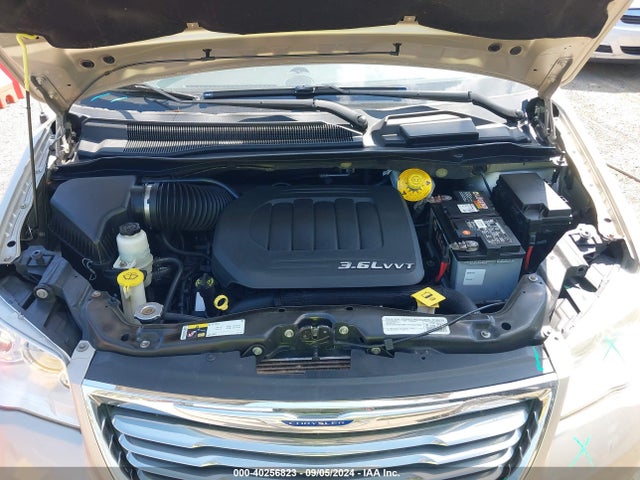 2C4RC1GG5FR627797 Chrysler Town & Country Limited Platinum