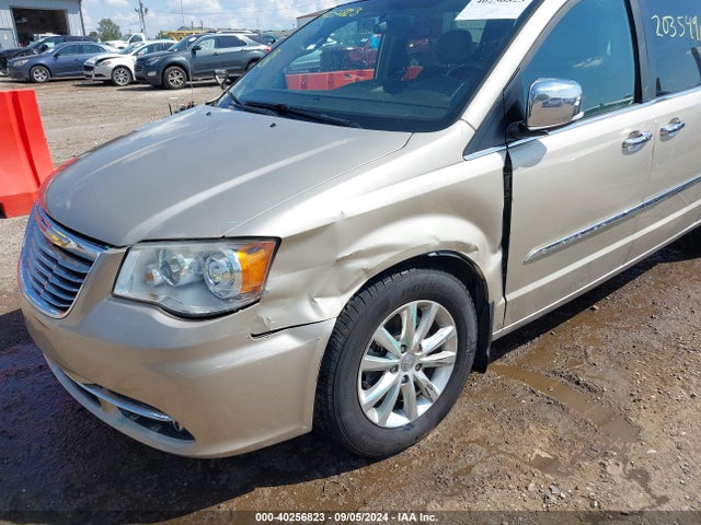 2C4RC1GG5FR627797 Chrysler Town & Country Limited Platinum
