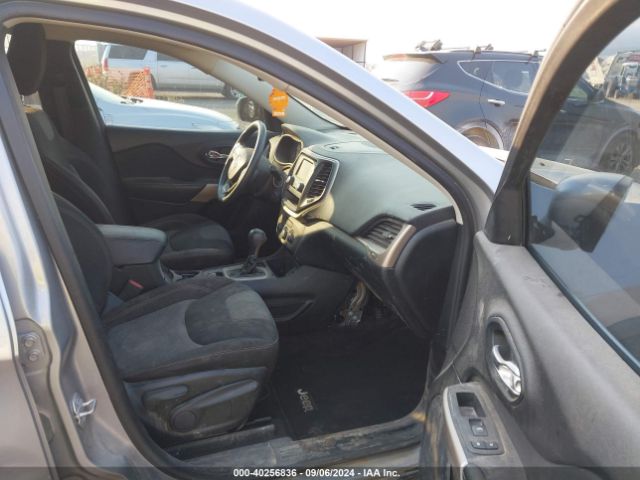 1C4PJLCB9JD604764 Jeep Cherokee Latitude Fwd