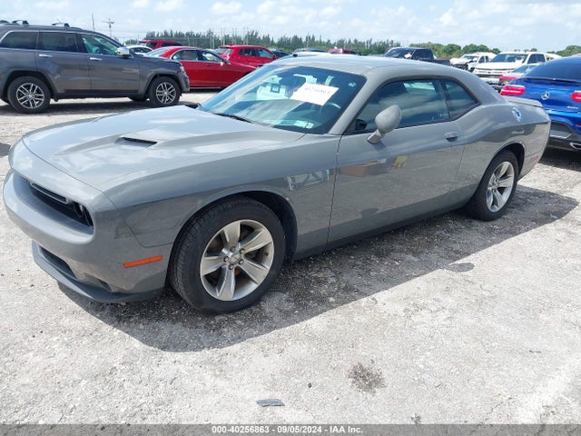 Dodge Challenger Sxt 2018 2C3CDZAG1JH315960 Image 2
