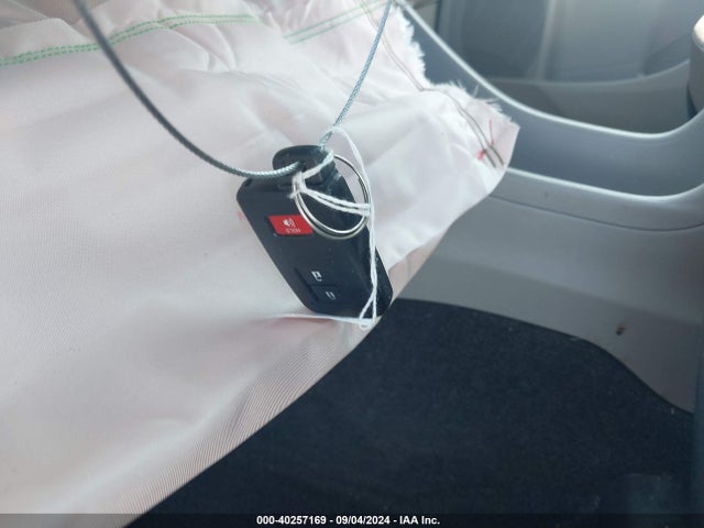 Toyota Prius V Four 2017 JTDZN3EUXHJ063988 Image 11