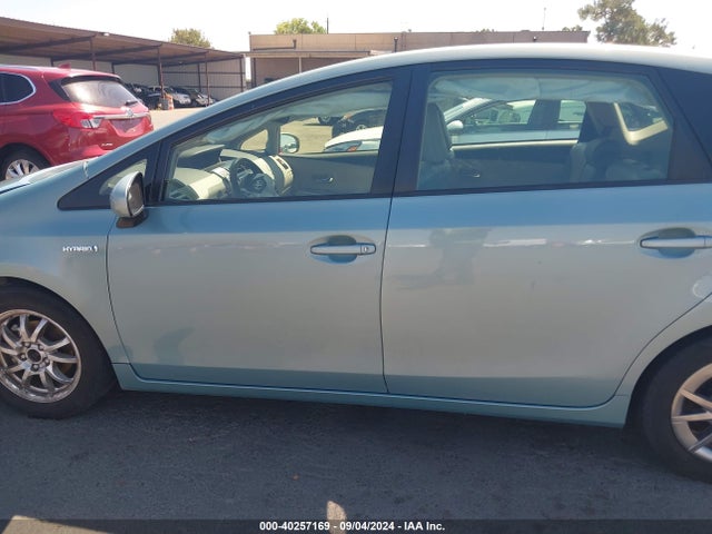 Toyota Prius V Four 2017 JTDZN3EUXHJ063988 Image 15