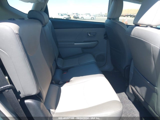Toyota Prius V Four 2017 JTDZN3EUXHJ063988 Image 8