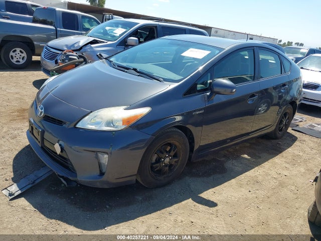 Toyota Prius Two 2015 JTDKN3DU5F0435307 Image 2