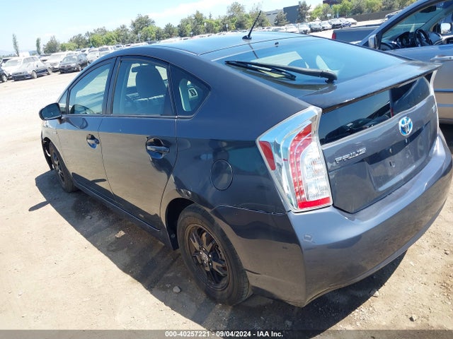 Toyota Prius Two 2015 JTDKN3DU5F0435307 Image 3