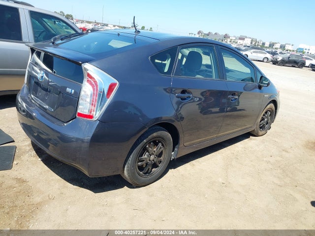 Toyota Prius Two 2015 JTDKN3DU5F0435307 Image 4