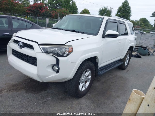 Toyota 4RUNNER SR5 2014 JTEBU5JR3E5197887 Image 2