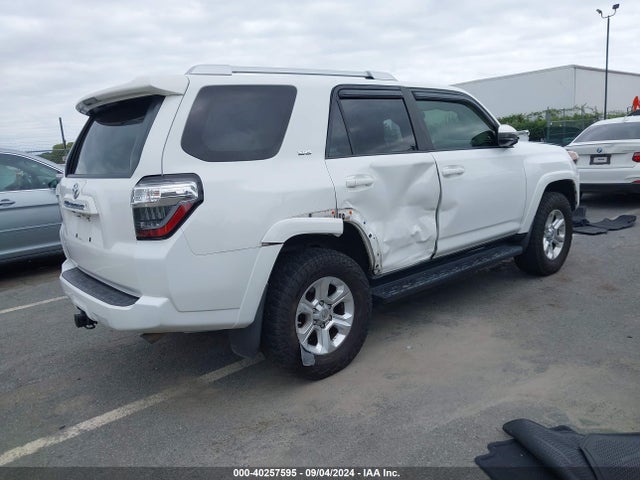 Toyota 4RUNNER SR5 2014 JTEBU5JR3E5197887 Image 4