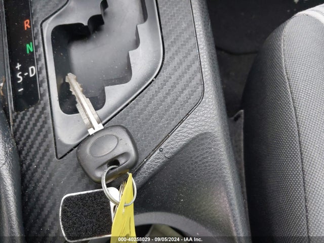 Toyota RAV4 LE 2014 JTMZFREV1ED034317 Image 11