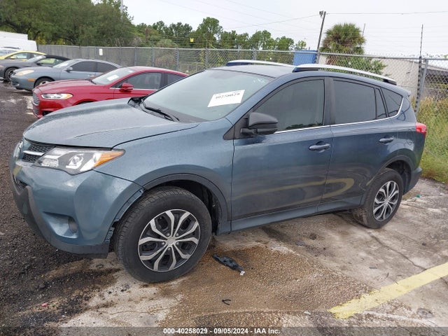 Toyota RAV4 LE 2014 JTMZFREV1ED034317 Image 2