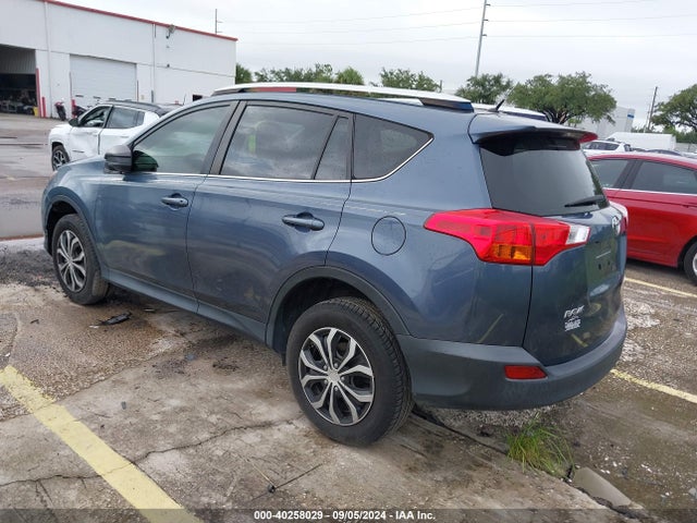 Toyota RAV4 LE 2014 JTMZFREV1ED034317 Image 3
