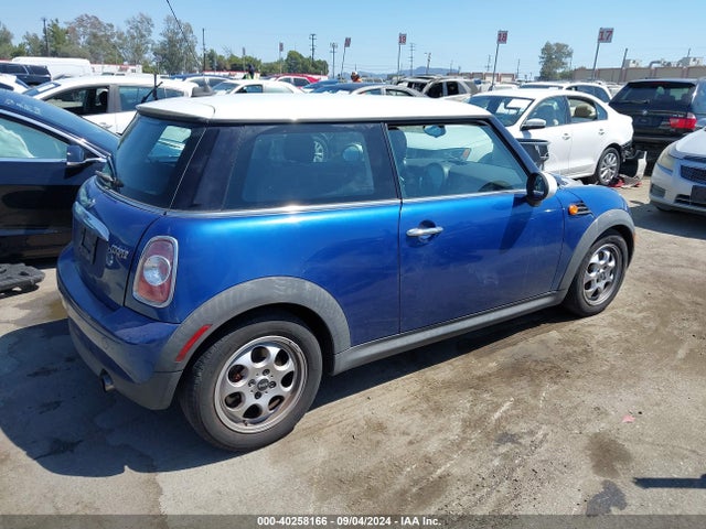 2012 MINI COOPER WMWSU3C55CT261954 Photo 3