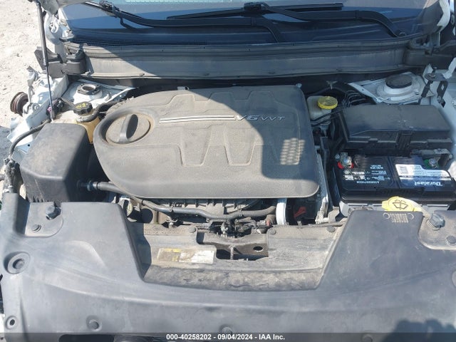 1C4PJMJX9JD594340 Jeep Cherokee Overland 4x4