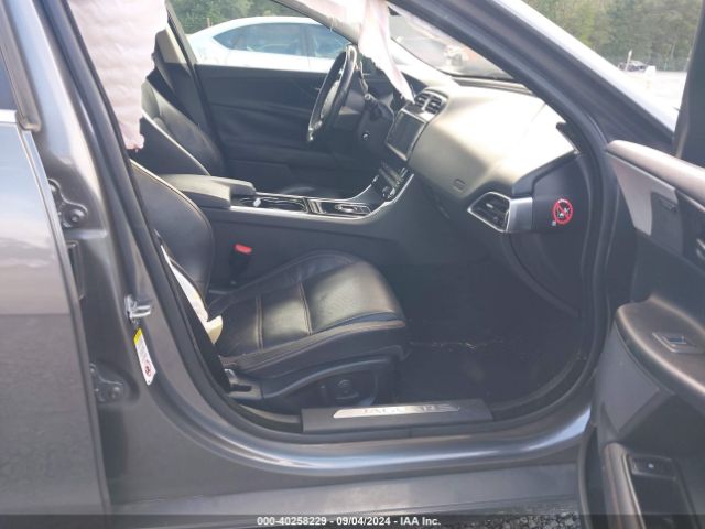 SAJAE4BV7HA961482 Jaguar Xe 35t Prestige