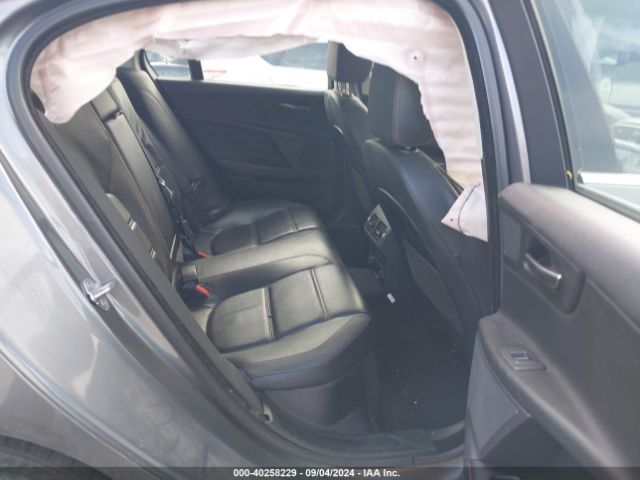 SAJAE4BV7HA961482 Jaguar Xe 35t Prestige