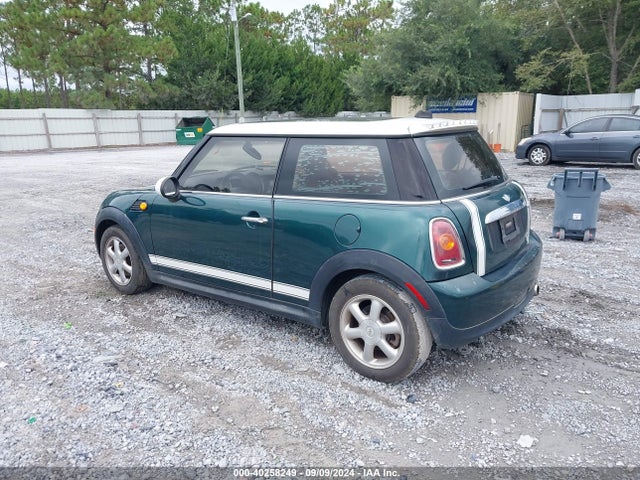 2007 MINI COOPER WMWMF33507TU60063 Photo 2