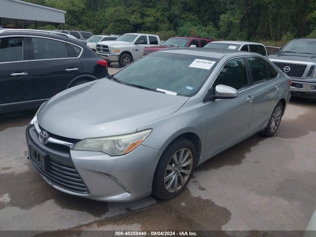 Toyota CAMRY XLE 2015 4T4BF1FKXFR472778 Image 2