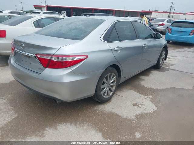 Toyota CAMRY XLE 2015 4T4BF1FKXFR472778 Image 4