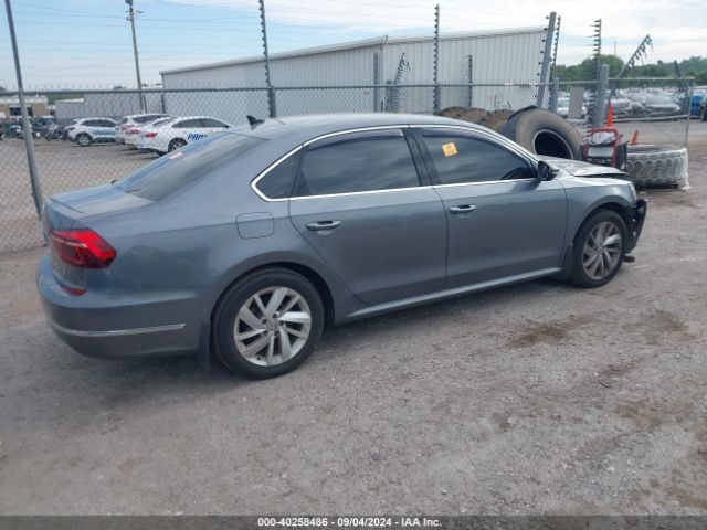 1VWBA7A37JC019164 Volkswagen Passat 2.0t Se