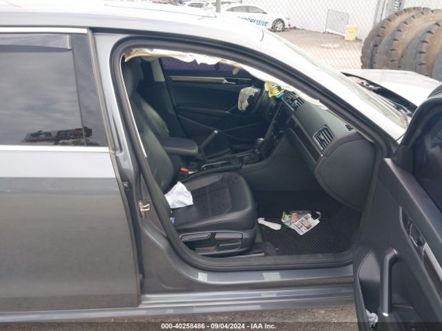 1VWBA7A37JC019164 Volkswagen Passat 2.0t Se