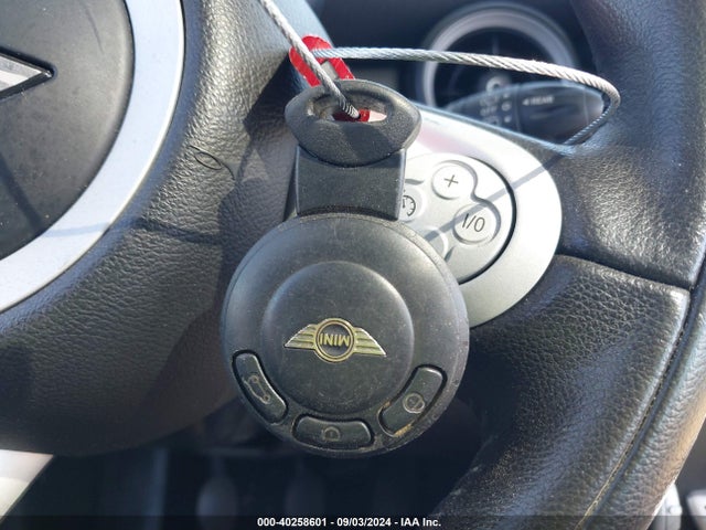 2010 MINI COOPER WMWMF3C50ATZ27716 Photo 10