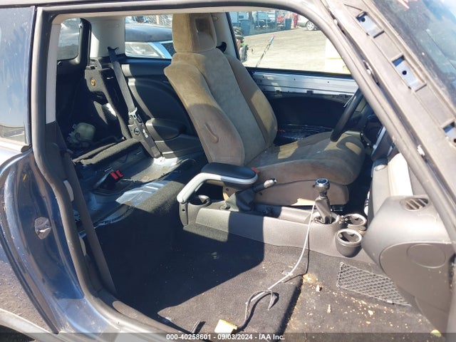 2010 MINI COOPER WMWMF3C50ATZ27716 Photo 4