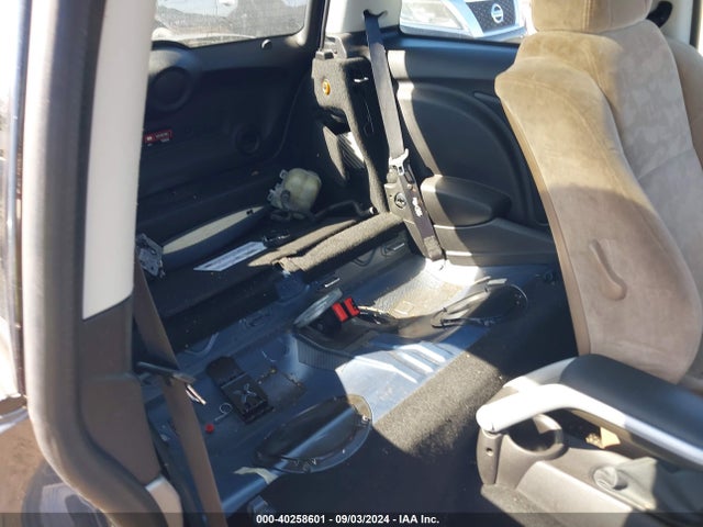 2010 MINI COOPER WMWMF3C50ATZ27716 Photo 7