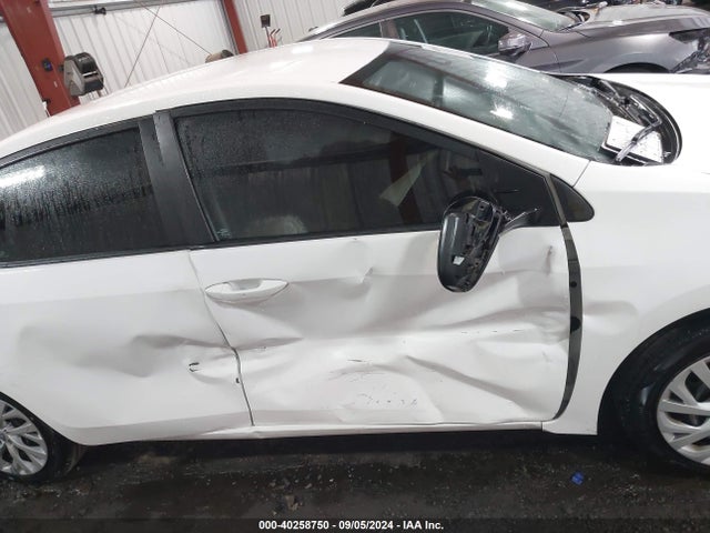 Toyota COROLLA LE 2017 5YFBURHE7HP644257 Image 13