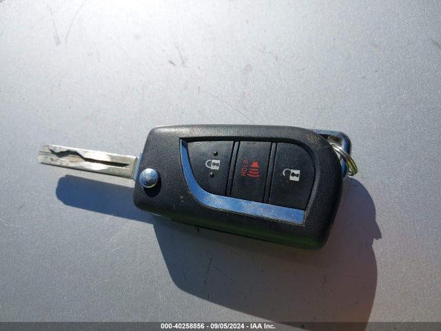 Toyota RAV4 LE 2019 JTMF1RFV7KD044443 Image 11