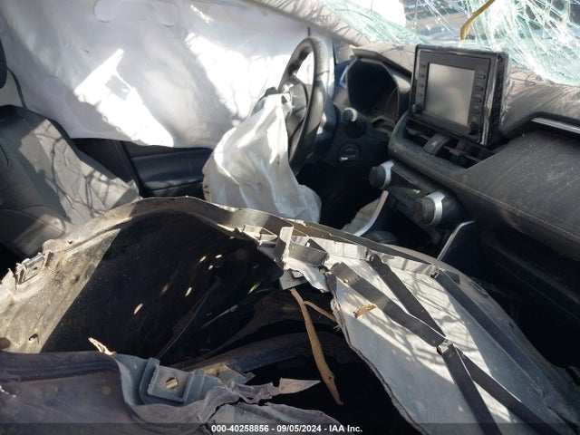 Toyota RAV4 LE 2019 JTMF1RFV7KD044443 Image 5