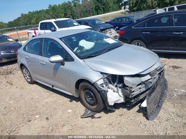 Toyota COROLLA LE 2020 5YFEPRAE1LP107682 Image 1
