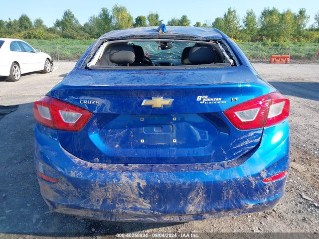Chevrolet Cruze Lt Auto 2018 1G1BE5SM7J7210345 Image 17