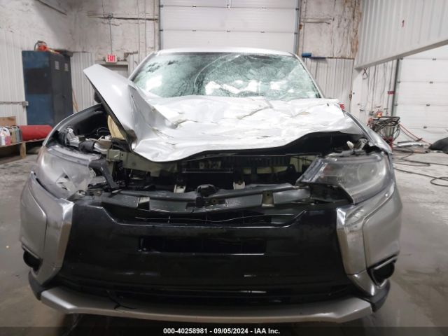 JA4AZ3A31JJ002205 Mitsubishi Outlander Es
