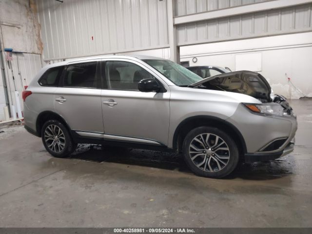 JA4AZ3A31JJ002205 Mitsubishi Outlander Es