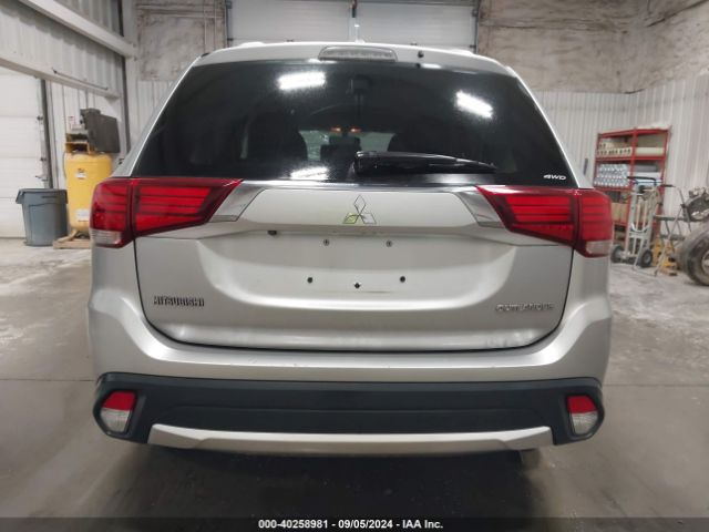 JA4AZ3A31JJ002205 Mitsubishi Outlander Es