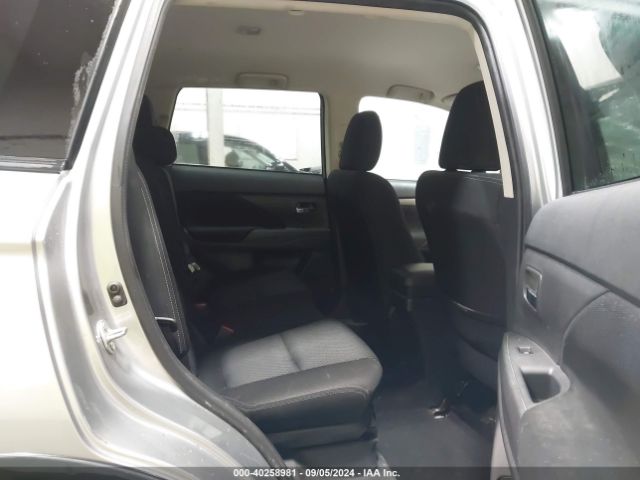 JA4AZ3A31JJ002205 Mitsubishi Outlander Es