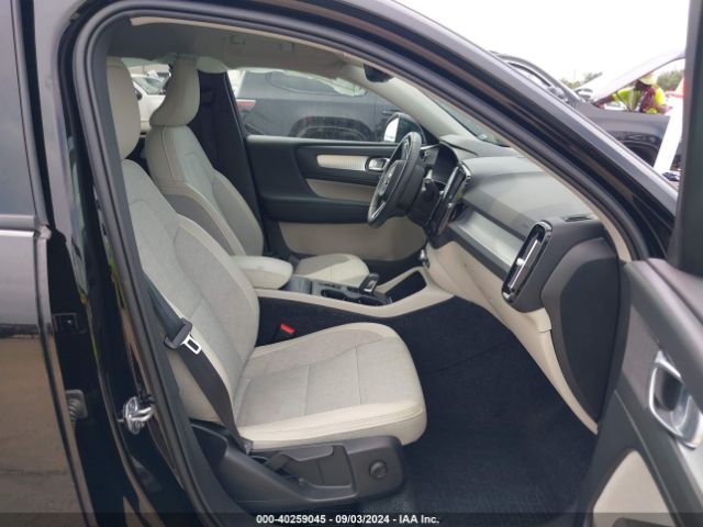 YV4AC2HK8L2302025 Volvo Xc40 T4 Momentum